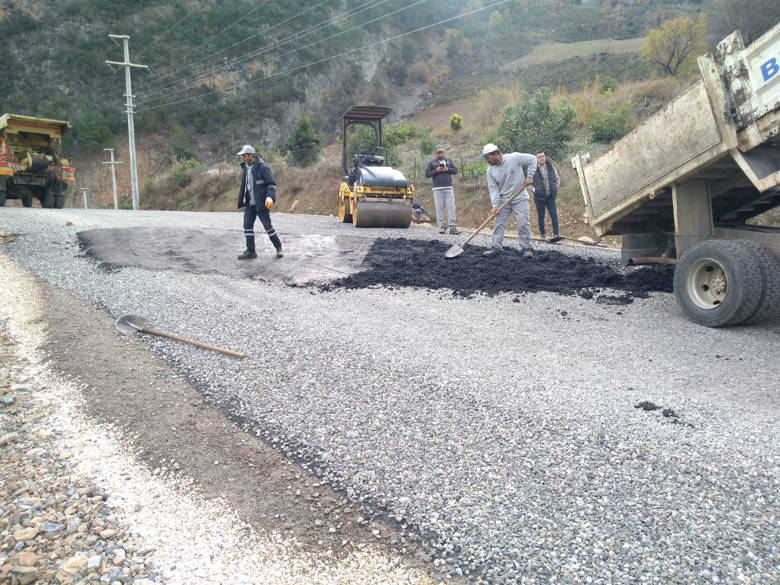 Alanya Kırsalında Yol Bakım Çalışmaları Devam Ediyor