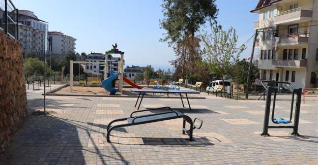 Alanya Belediyesi'nden Bektaş Mahallesi'ne Yeni Çocuk Parkı