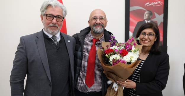 Alkü'de İki Fakültede Bayrak Değişimi