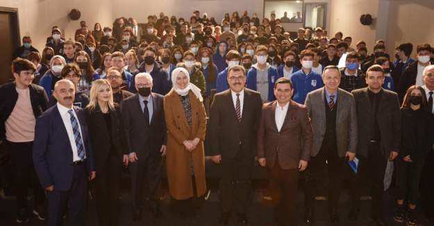 Antalya Bilim Merkezi’nde İlk Konferans