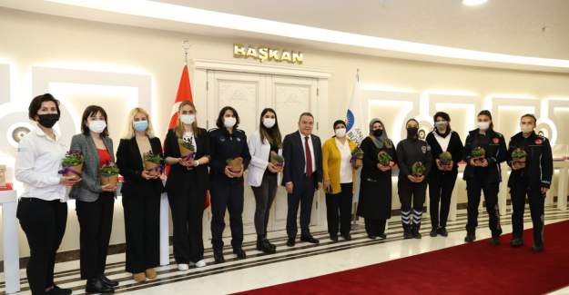 Başkan Böcek’ten kadın çalışanlara izin