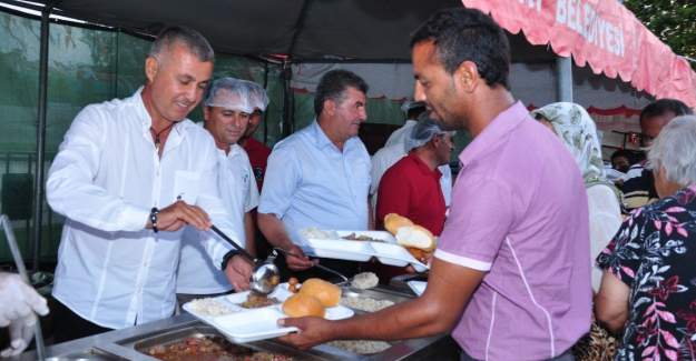 Manavgat Belediyesi'nden Ramazan Boyunca AKM Önünde ve 9 Mahallede İftar Çadırı