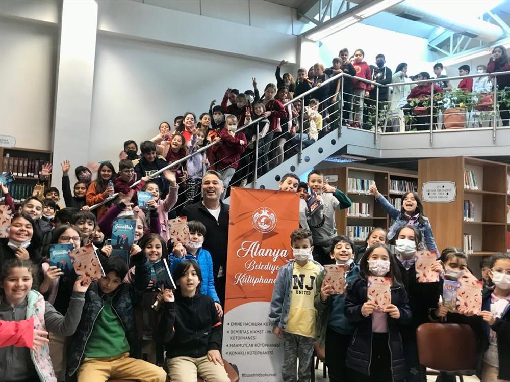 Minikler Kütüphane Haftası'nda Usta Yazarlarla bir  Araya Geliyor