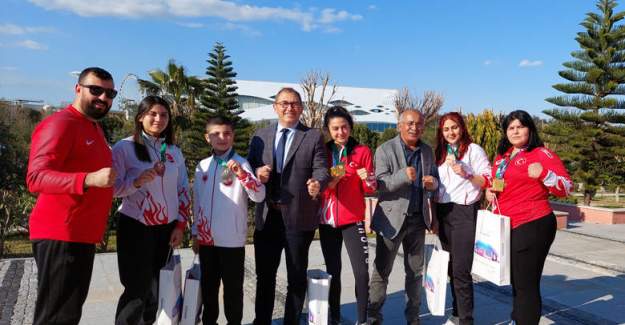 Muay Thai Şampiyonlardan Büyükşehir’e Ziyaret