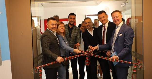 Batıdan Doğuya Asya Sergisi Açıldı