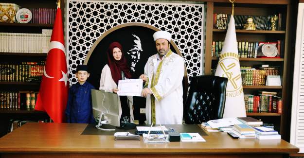 Belçikalı Anne ve Oğul Ramazan Ayında Müslüman Oldu