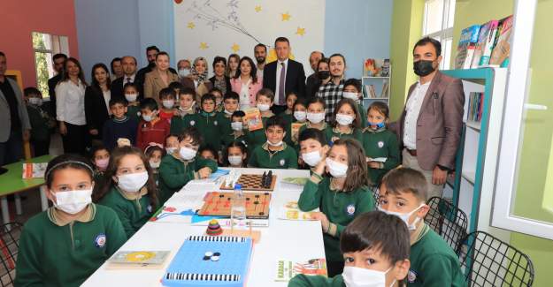 Kaymakam Ürkmezer Demirtaş İlkokulunu Ziyaret Ederek Kütüphane Açılışına Katıldı