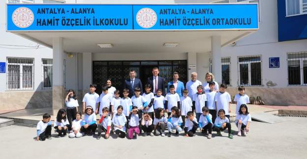Kaymakam Ürkmezer Hamit Özçelik İlk-Orta Okulunu Ziyaret Etti