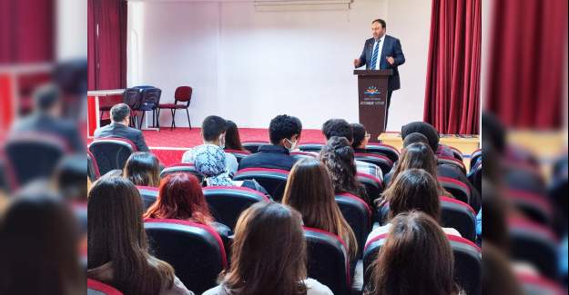 Müftü İlhan Mehmet Arif Türktaş Anadolu Lisesi Öğrencileriyle bir Araya Geldi