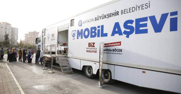 Varsak Aktoprak’ta Halka Sıcak Yemek İkram Edildi