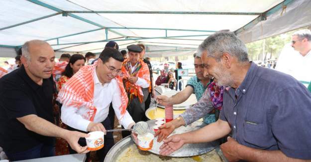 Yörüklerin Şöleni’nde Keşkek Dağıttı