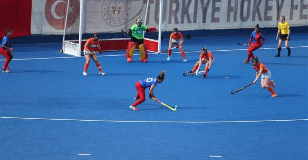 Alanya'da Avrupa Kadınlar Açık Kulüpler Hokey Şampiyonası Yapıldı