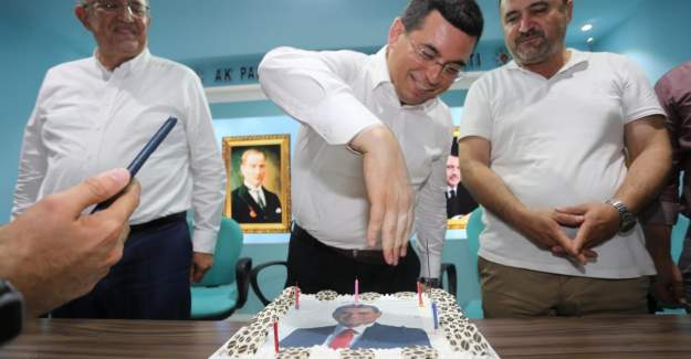 Başkan Tütüncü’ye Doğum Günü Sürprizi