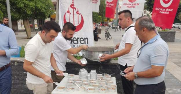 ALANYA ALPEREN OCAKLARI AŞURE DAĞITTI