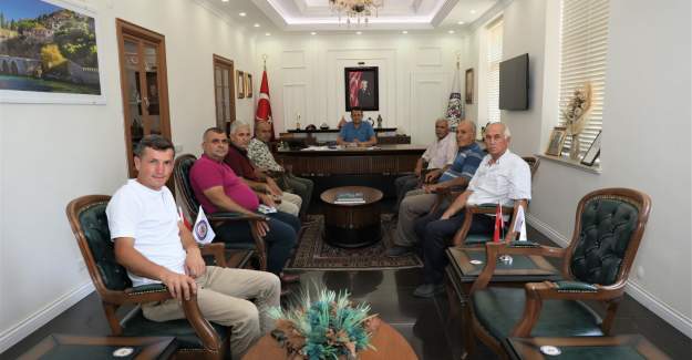 Aliefendi Köyü Yardımlaşma ve Dayanışma Derneği Kaymakam Ürkmezer'i Ziyaret Etti