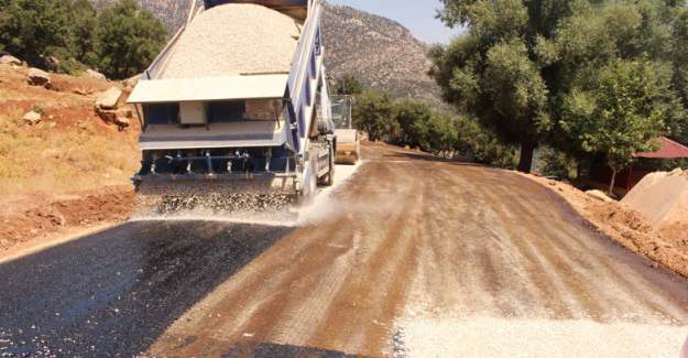 Büyükşehir Belediyesi Modern Yollar Kazandırıyor