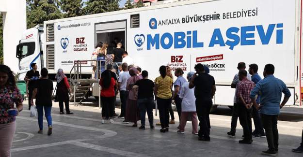 Büyükşehir’in Aşure İkramları Sürüyor