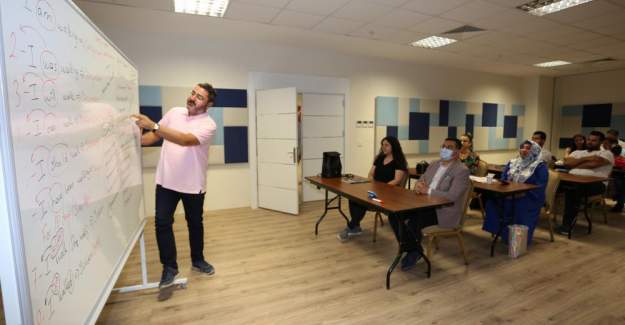 Yabancı Diller Akademisi’nin yeni Dönem Kayıtları Başladı