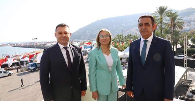 MHP Genel Başkan Yardımcısı Filiz Kılıç'tan Başkan Yücel'e Ziyaret