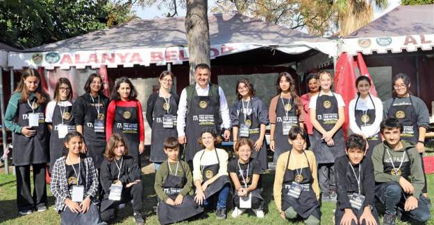 Başkan Yücel Geleceğin Sanatçılarıyla Buluştu