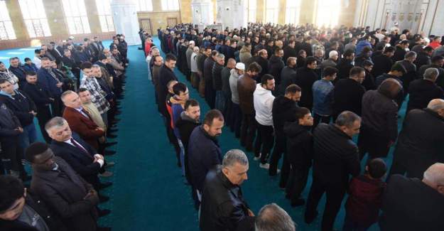 Depremlerde Vefat Eden Vatandaşlar İçin Antalya’da Gıyabi Cenaze Namazı Kılındı