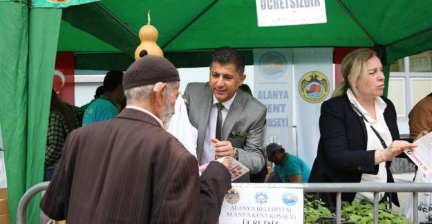 Alanya Belediyesi Su ve Lif Kabağı Fidesi Dağıtmaya Devam Ediyor