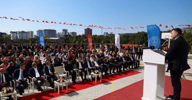 Başkan Yücel Alanya'da İkili Eğitime Son Veriyor