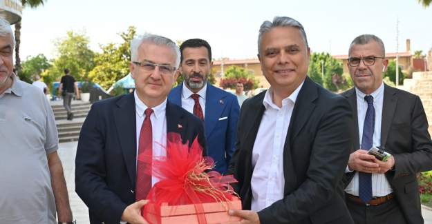 Başkan Uysal, Kepez Belediyesi’ni Ziyaret Etti