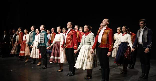 Macaristan Ulusal Dans Topluluğu'ndan Muhteşem Gösteri