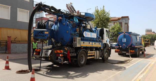 ASAT Teomanpaşa’da Kanalizasyon Hatlarını Temizliyor