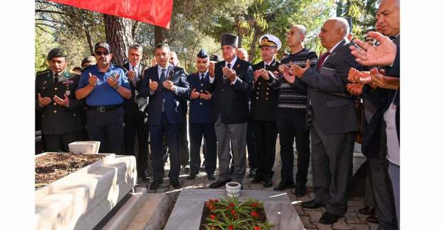 Topçu Yüzbaşı Mustafa Ertuğrul Kabri Başında Anıldı