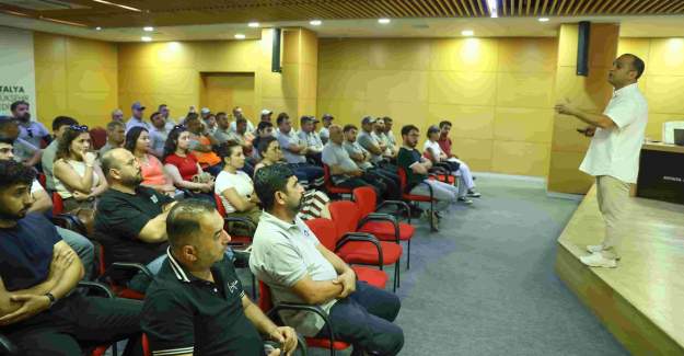 Büyükşehir Belediyesi İstilacı Sinekler İçin Eğitiliyor