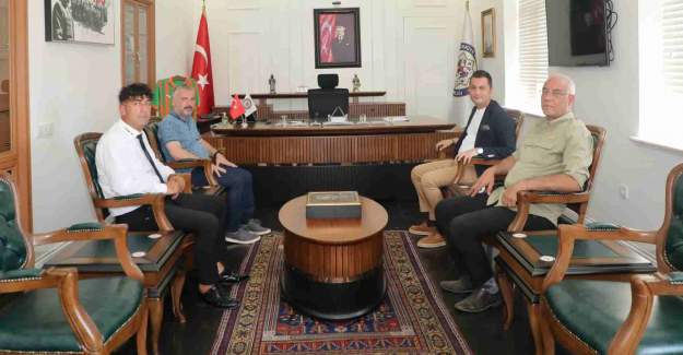 Kaymakam Öztürk’e hayırlı olsun ziyaretleri sürüyor