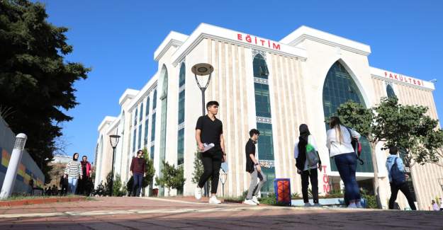 ALKÜ Eğitim Fakültesi’nden Akademiye Çifte Yayın Katkısı