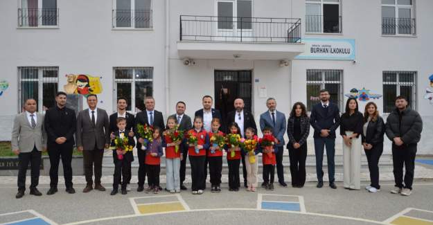 ALKÜ’lü Hürkuşlar Ve Genç MÜSİAD’dan Burhan İlkokulu’na Kütüphane