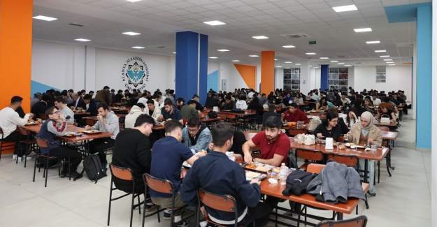 ALKÜ’de İftar Sofrası: Rektör Türkdoğan Öğrencilerle Buluştu!