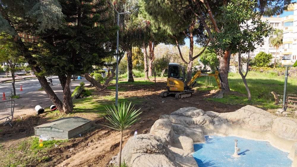 Belediye Parkı Yeniliyor
