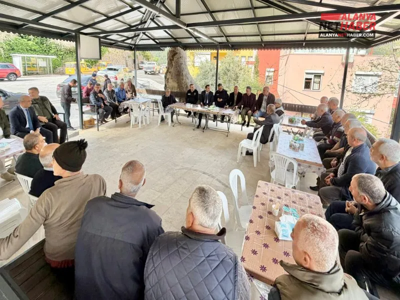 Der Bezirksgouverneur hörte Öztürk Tepe-Viertel zu