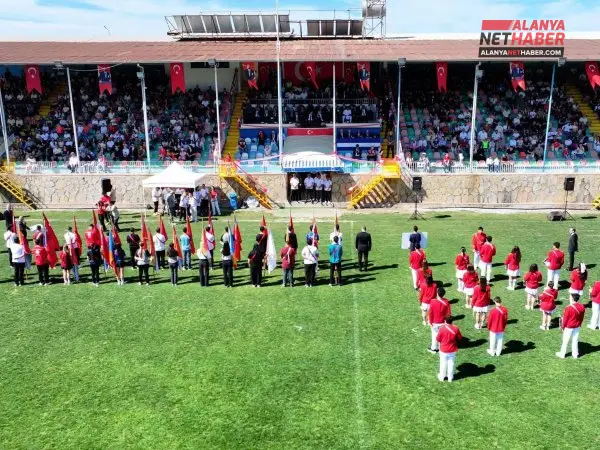 Alanya Gençliği 19 Mayıs Coşkusunu Zirveye Taşıdı