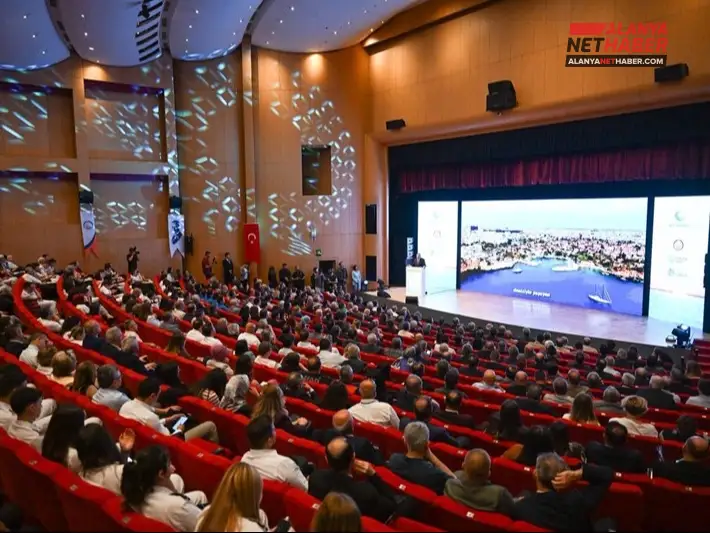 ألانيا التعبئة الزرقاء لجلب الأنفاس إلى الشواطئ