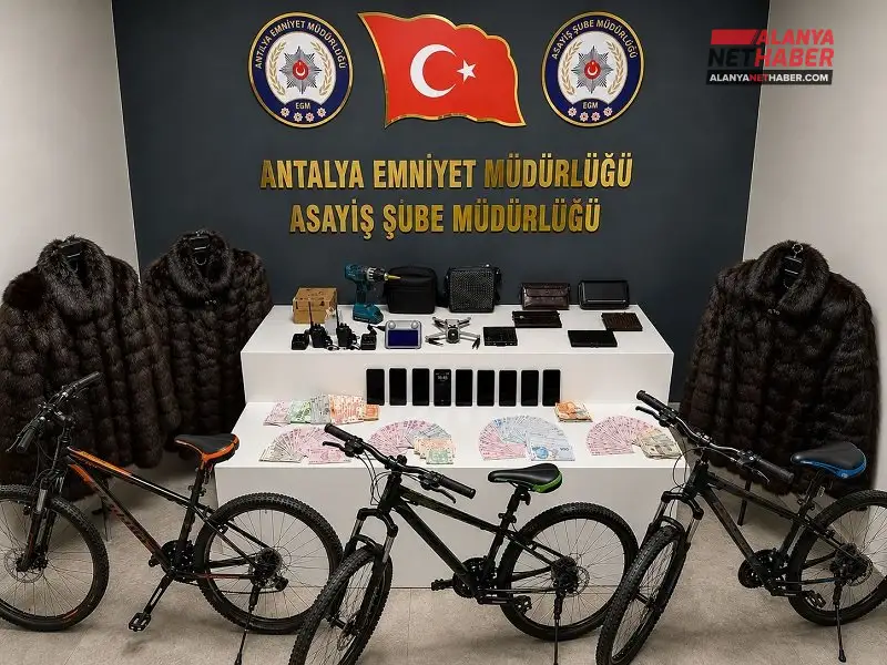 Antalya'da Milyonluk Kasa Hırsızları Tutuklandı