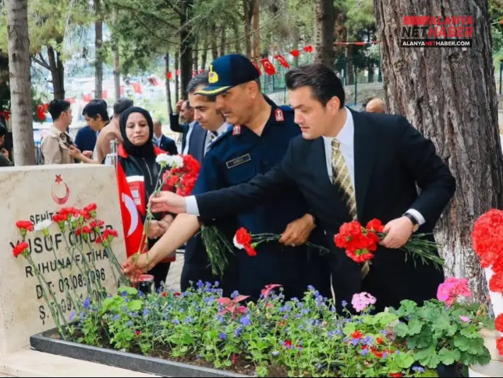 Kaymakam Öztürk'ten Şehitlere Vefa Ziyareti