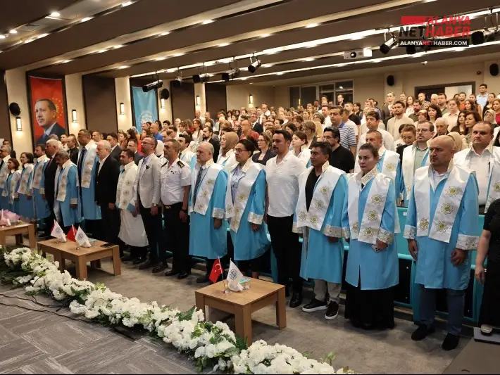 ALKÜ Bilim Neferleri Cübbelerini Gururla Giydi