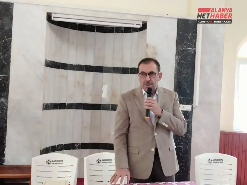 Müftü Seven Gençlere Camide Özgüven Aşıladı