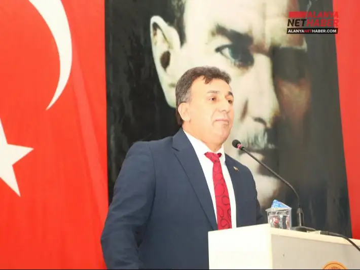 Öğrencilerin Geleceğine Rehber Öğretmen Eli Değiyor