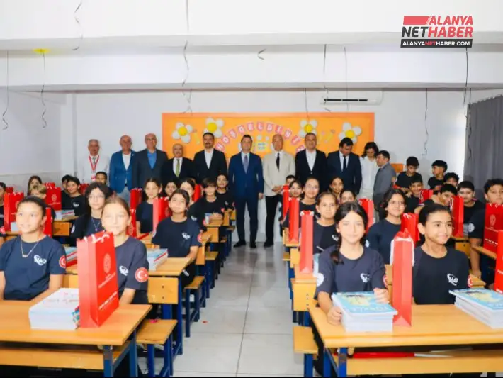 Okullarda İlk Ders Zili Çaldı