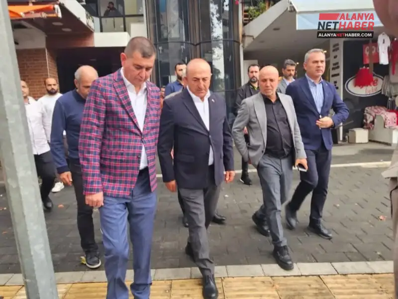 Alanya'da Siyasi İsimlerden Anlamlı Ziyaret