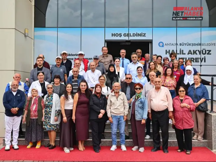 Huzurevinde İkinci Bahar Coşkusu Yüzleri Güldürdü