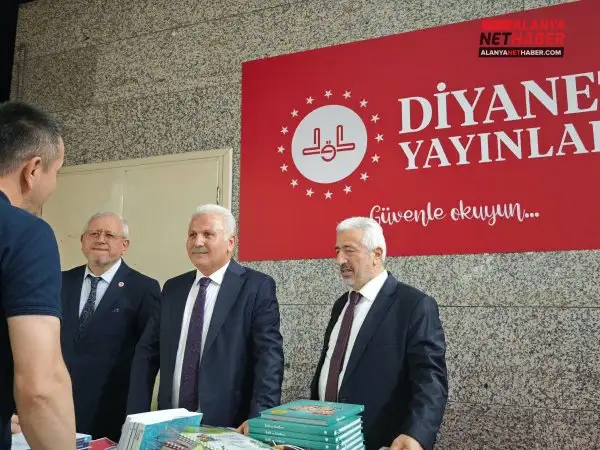 Müftülük Heyetinden Kitap Fuarına Çıkarma
