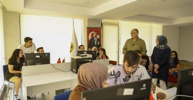 Alanya Belediyesi Fahri Gürses Etüt ve Destek Eğitim Kursu'nda Tercih Heyecanı
